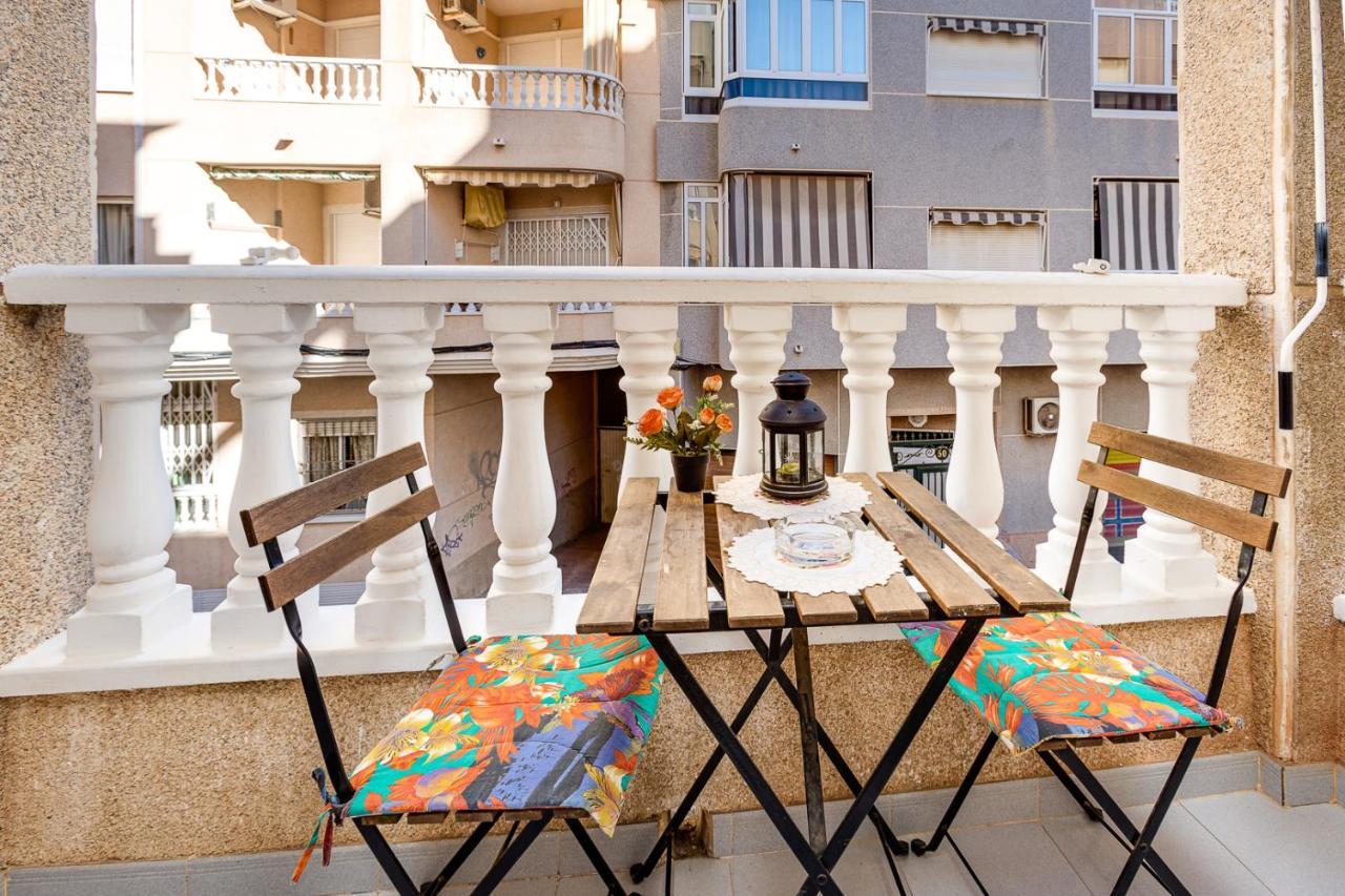Apartment Studio Relax Almudena Torrevieja Eksteriør billede
